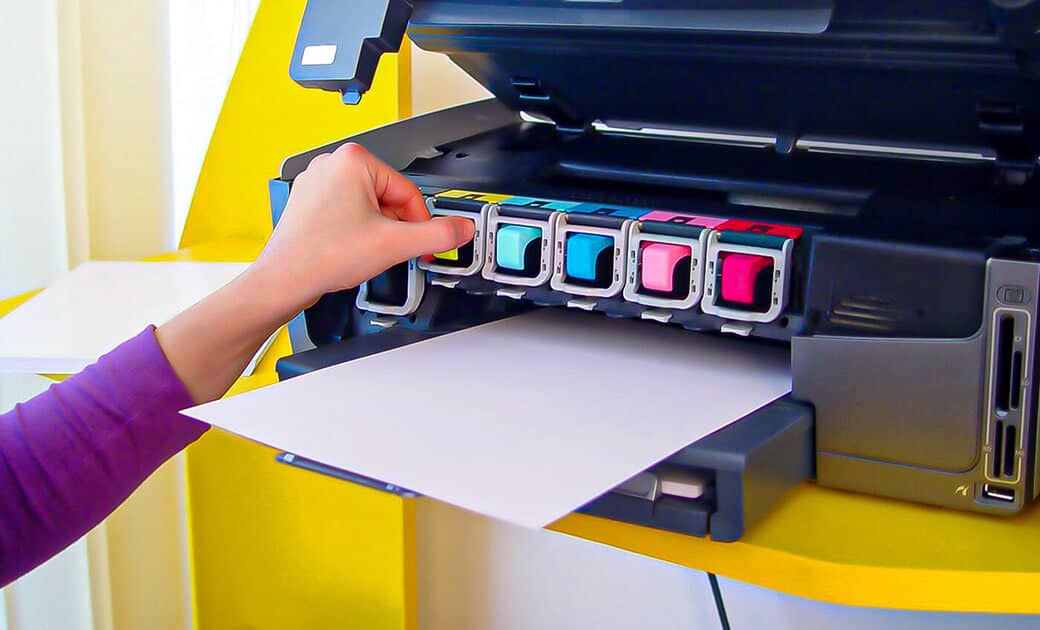 Qual é a melhor opção, cartucho de tinta ou toner a laser?